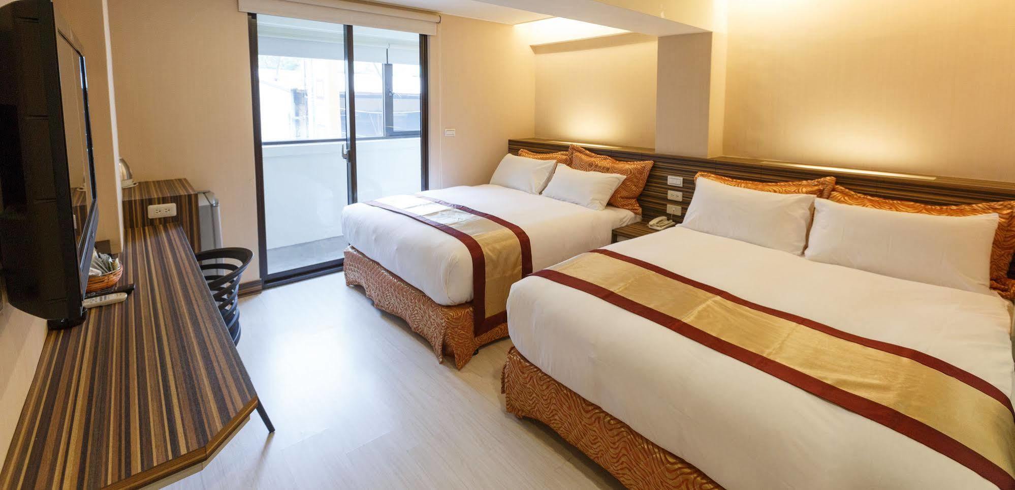 Wecan Hotel เกาสง ภายนอก รูปภาพ