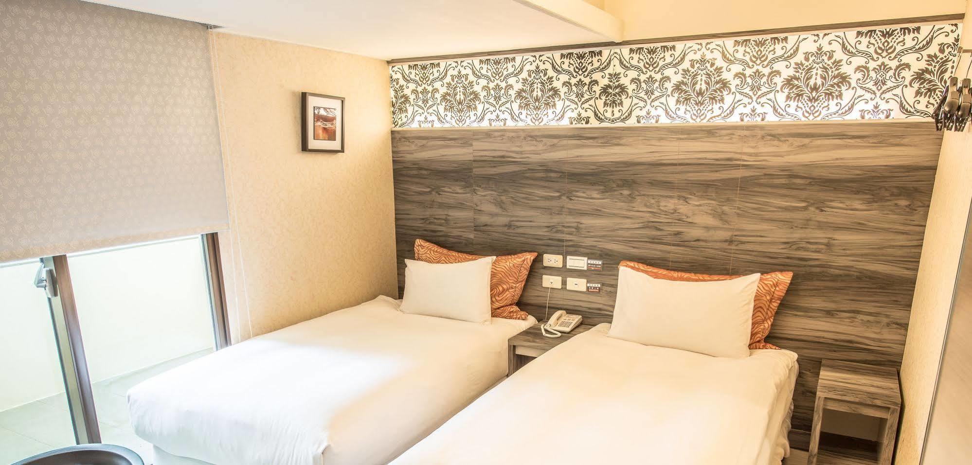 Wecan Hotel เกาสง ภายนอก รูปภาพ