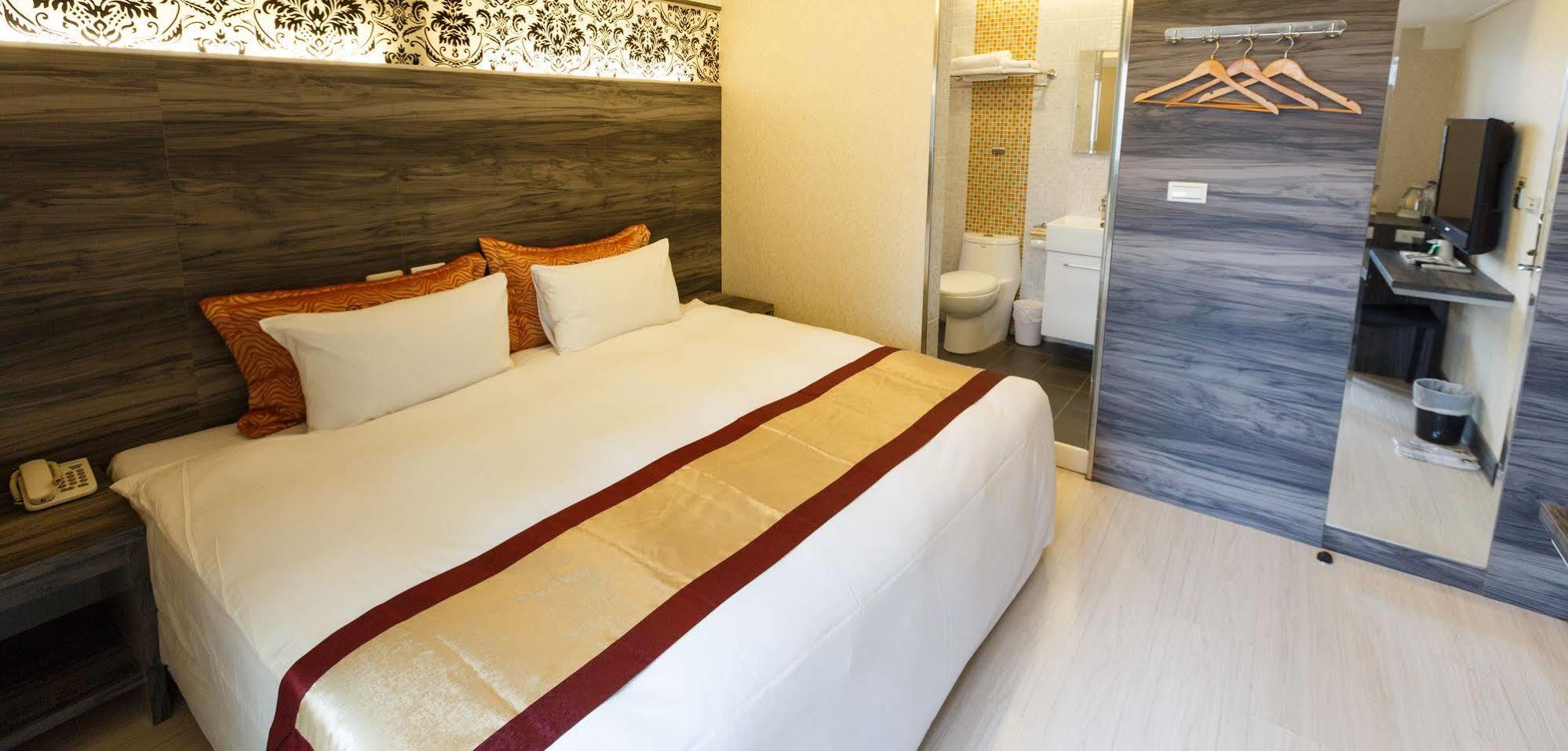 Wecan Hotel เกาสง ภายนอก รูปภาพ