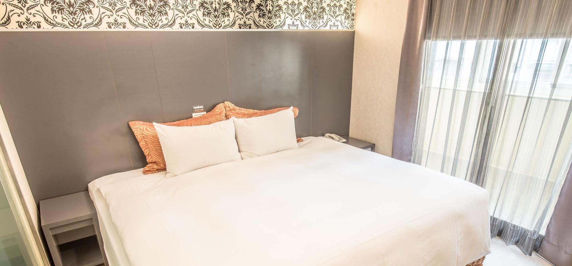 Wecan Hotel เกาสง ภายนอก รูปภาพ