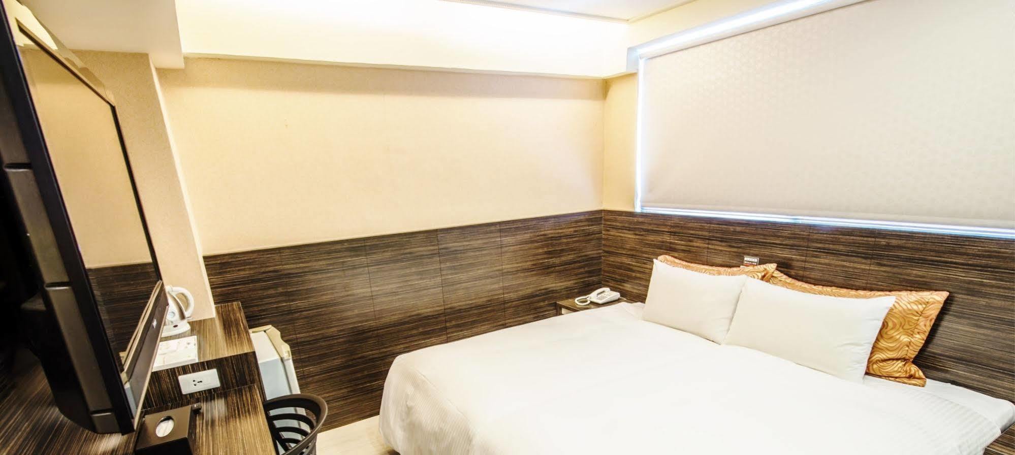 Wecan Hotel เกาสง ภายนอก รูปภาพ